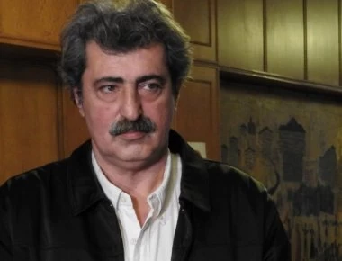 Κρήτη: Τις πρώτες βοήθειες σε άνδρα που έπαθε επιληπτική κρίση έδωσε ο Πολάκης (φωτο)